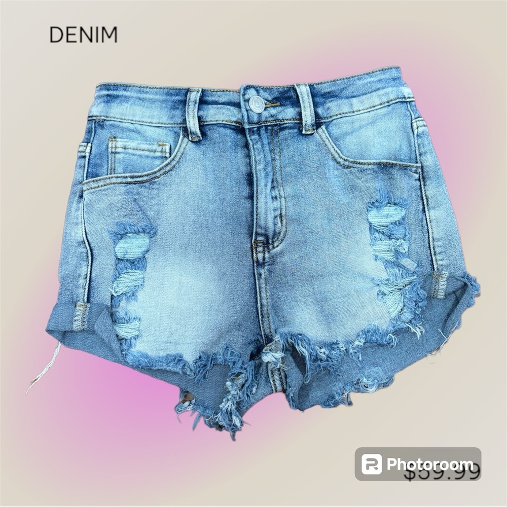 SHEIN DENIM RIPPED MINI SHORTS ❤️